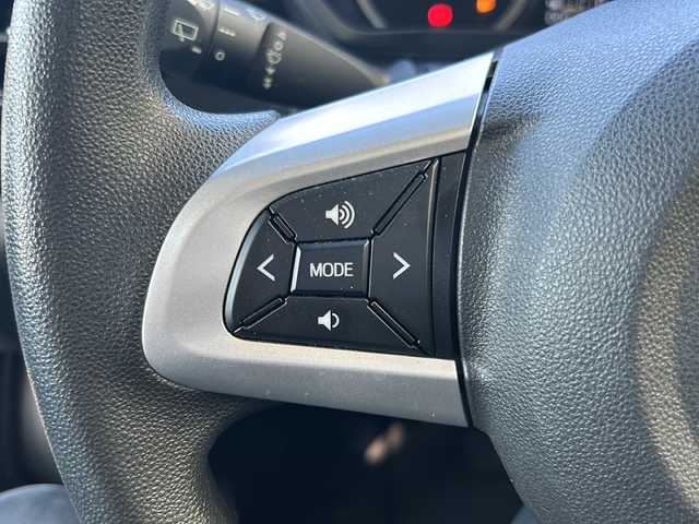 ダイハツ ムーヴ カスタム X LTD SAⅢ 静岡県 2018(平30)年 6.4万km パールホワイトⅢ 【安全装備】/スマートアシストIII/衝突回避・軽減ブレーキ機能/（車速約4km/hから80km/h間時警報アラーム喚起作動）/（前車相対速度約30km/h未満時衝突回避機能作動）/（前車相対速度約30km/hから80km/h時衝突軽減ブレーキ作動）/（対歩行者：車速約30km/h未満時回避機能作動、50km/h未満時軽減機能作動）/オートハイビーム（作動車速：約25km/h以上時）/誤発進抑制機能（障害物検知範囲前方4m以内・後方3m以内）/車線逸脱警報（作動車速：約60km/h以上時）/先行車発進お知らせ機能  /【主要装備】/・純正ナビ　/・ドライブレコーダー　/・バックカメラ　/・ＬＥＤヘッドライト　/・スマートキー　/・プッシュスタート　/・純正１５インチアルミホイール　/・シートヒーター　/・オートライト　/・ステアリングスイッチ