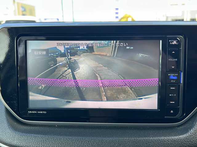 ダイハツ ムーヴ カスタム X LTD SAⅢ 静岡県 2018(平30)年 6.4万km パールホワイトⅢ 【安全装備】/スマートアシストIII/衝突回避・軽減ブレーキ機能/（車速約4km/hから80km/h間時警報アラーム喚起作動）/（前車相対速度約30km/h未満時衝突回避機能作動）/（前車相対速度約30km/hから80km/h時衝突軽減ブレーキ作動）/（対歩行者：車速約30km/h未満時回避機能作動、50km/h未満時軽減機能作動）/オートハイビーム（作動車速：約25km/h以上時）/誤発進抑制機能（障害物検知範囲前方4m以内・後方3m以内）/車線逸脱警報（作動車速：約60km/h以上時）/先行車発進お知らせ機能  /【主要装備】/・純正ナビ　/・ドライブレコーダー　/・バックカメラ　/・ＬＥＤヘッドライト　/・スマートキー　/・プッシュスタート　/・純正１５インチアルミホイール　/・シートヒーター　/・オートライト　/・ステアリングスイッチ