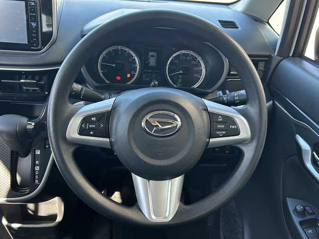 ダイハツ ムーヴ カスタム X LTD SAⅢ 静岡県 2018(平30)年 6.4万km パールホワイトⅢ 【安全装備】/スマートアシストIII/衝突回避・軽減ブレーキ機能/（車速約4km/hから80km/h間時警報アラーム喚起作動）/（前車相対速度約30km/h未満時衝突回避機能作動）/（前車相対速度約30km/hから80km/h時衝突軽減ブレーキ作動）/（対歩行者：車速約30km/h未満時回避機能作動、50km/h未満時軽減機能作動）/オートハイビーム（作動車速：約25km/h以上時）/誤発進抑制機能（障害物検知範囲前方4m以内・後方3m以内）/車線逸脱警報（作動車速：約60km/h以上時）/先行車発進お知らせ機能  /【主要装備】/・純正ナビ　/・ドライブレコーダー　/・バックカメラ　/・ＬＥＤヘッドライト　/・スマートキー　/・プッシュスタート　/・純正１５インチアルミホイール　/・シートヒーター　/・オートライト　/・ステアリングスイッチ