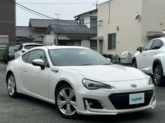 スバル ＢＲＺ R 熊本県 2018(平30)年 9.2万km クリスタルホワイトP 社外ナビ/（CD・DVD・フルセグTV・BTオーディオ・SD）/ETC/ドライブレコーダー/純正17インチAW/LEDヘッドライト/フォグライト/キーレスキー/横滑り防止装置/純正フロアマット/スペアキー×1本/サマータイヤ付き純正17インチAW積込み