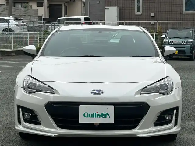 スバル ＢＲＺ R 熊本県 2018(平30)年 9.2万km クリスタルホワイトP 社外ナビ/（CD・DVD・フルセグTV・BTオーディオ・SD）/ETC/ドライブレコーダー/純正17インチAW/LEDヘッドライト/フォグライト/キーレスキー/横滑り防止装置/純正フロアマット/スペアキー×1本/サマータイヤ付き純正17インチAW積込み