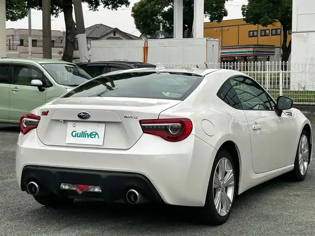 スバル ＢＲＺ R 熊本県 2018(平30)年 9.2万km クリスタルホワイトP 社外ナビ/（CD・DVD・フルセグTV・BTオーディオ・SD）/ETC/ドライブレコーダー/純正17インチAW/LEDヘッドライト/フォグライト/キーレスキー/横滑り防止装置/純正フロアマット/スペアキー×1本/サマータイヤ付き純正17インチAW積込み