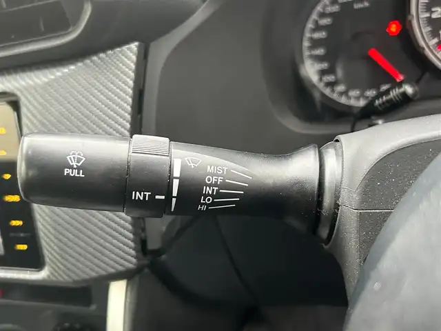 スバル ＢＲＺ R 熊本県 2018(平30)年 9.2万km クリスタルホワイトP 社外ナビ/（CD・DVD・フルセグTV・BTオーディオ・SD）/ETC/ドライブレコーダー/純正17インチAW/LEDヘッドライト/フォグライト/キーレスキー/横滑り防止装置/純正フロアマット/スペアキー×1本/サマータイヤ付き純正17インチAW積込み
