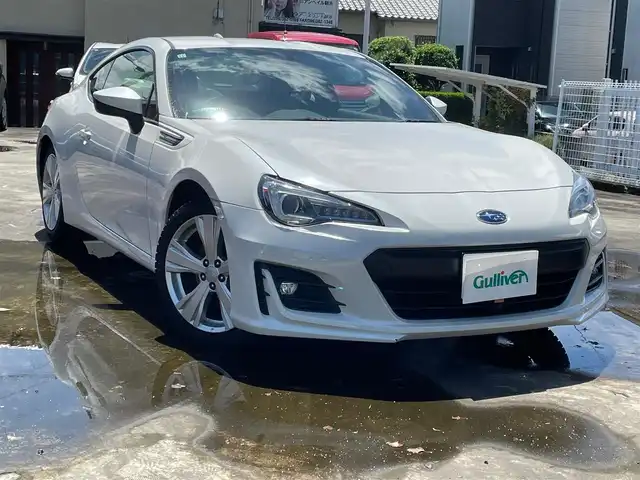スバル ＢＲＺ R 熊本県 2018(平30)年 9.2万km クリスタルホワイトP 社外ナビ/（CD・DVD・フルセグTV・BTオーディオ・SD）/ETC/ドライブレコーダー/純正17インチAW/LEDヘッドライト/フォグライト/キーレスキー/横滑り防止装置/純正フロアマット/スペアキー×1本/サマータイヤ付き純正17インチAW積込み