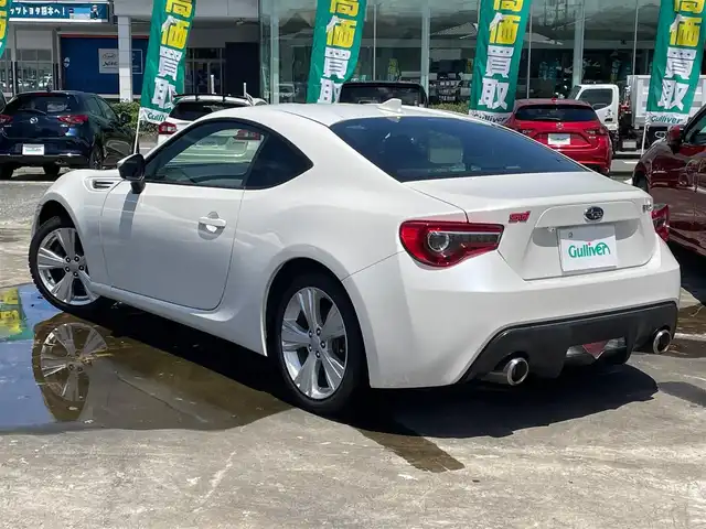 スバル ＢＲＺ R 熊本県 2018(平30)年 9.2万km クリスタルホワイトP 社外ナビ/（CD・DVD・フルセグTV・BTオーディオ・SD）/ETC/ドライブレコーダー/純正17インチAW/LEDヘッドライト/フォグライト/キーレスキー/横滑り防止装置/純正フロアマット/スペアキー×1本/サマータイヤ付き純正17インチAW積込み