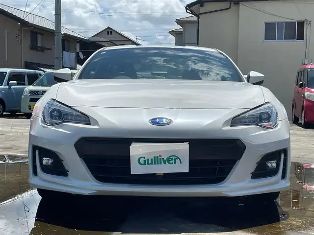 スバル ＢＲＺ R 熊本県 2018(平30)年 9.2万km クリスタルホワイトP 社外ナビ/（CD・DVD・フルセグTV・BTオーディオ・SD）/ETC/ドライブレコーダー/純正17インチAW/LEDヘッドライト/フォグライト/キーレスキー/横滑り防止装置/純正フロアマット/スペアキー×1本/サマータイヤ付き純正17インチAW積込み
