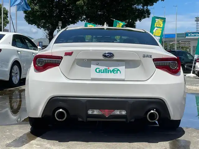 スバル ＢＲＺ R 熊本県 2018(平30)年 9.2万km クリスタルホワイトP 社外ナビ/（CD・DVD・フルセグTV・BTオーディオ・SD）/ETC/ドライブレコーダー/純正17インチAW/LEDヘッドライト/フォグライト/キーレスキー/横滑り防止装置/純正フロアマット/スペアキー×1本/サマータイヤ付き純正17インチAW積込み