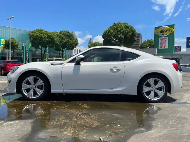 スバル ＢＲＺ R 熊本県 2018(平30)年 9.2万km クリスタルホワイトP 社外ナビ/（CD・DVD・フルセグTV・BTオーディオ・SD）/ETC/ドライブレコーダー/純正17インチAW/LEDヘッドライト/フォグライト/キーレスキー/横滑り防止装置/純正フロアマット/スペアキー×1本/サマータイヤ付き純正17インチAW積込み
