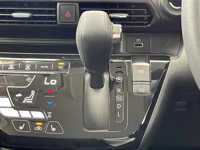 三菱 ｅＫクロス G プラスエディション 愛知県 2022(令4)年 2.1万km シルキーホワイト 純正９型ナビ　フルセグＴＶ　ＢＴ　全方位カメラ　マイパイロット　シートヒーター　ｅアシスト　衝突軽減装置　追従クルコン　ＥＴＣ　ドラレコ　ＬＥＤオートライト　コーナーセンサー　先進快適ＰＫＧ　禁煙車