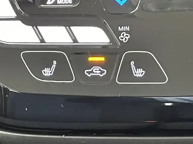 三菱 ｅＫクロス G プラスエディション 愛知県 2022(令4)年 2.1万km シルキーホワイト 純正９型ナビ　フルセグＴＶ　ＢＴ　全方位カメラ　マイパイロット　シートヒーター　ｅアシスト　衝突軽減装置　追従クルコン　ＥＴＣ　ドラレコ　ＬＥＤオートライト　コーナーセンサー　先進快適ＰＫＧ　禁煙車