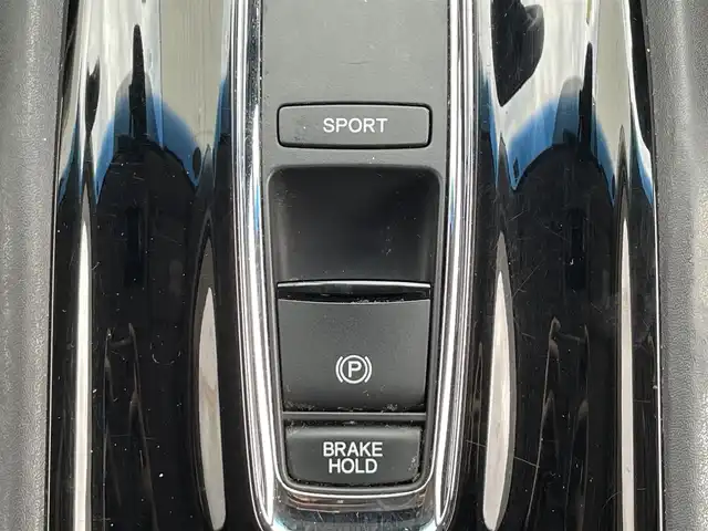 ホンダ ヴェゼル ハイブリッド X 三重県 2014(平26)年 11万km ルーセブラックM (株)IDOMが運営する【じしゃロン四日市店】の自社ローン専用車両になります。こちらは現金またはオートローンご利用時の価格です。自社ローンご希望の方は別途その旨お申付け下さい/純正HDDナビ（CD/DVD/BT/AM/FM）/フルセグTV/ETC/クルーズコントロール/バックカメラ/エンジンスタートボタン/スマートキー/社外16インチAW