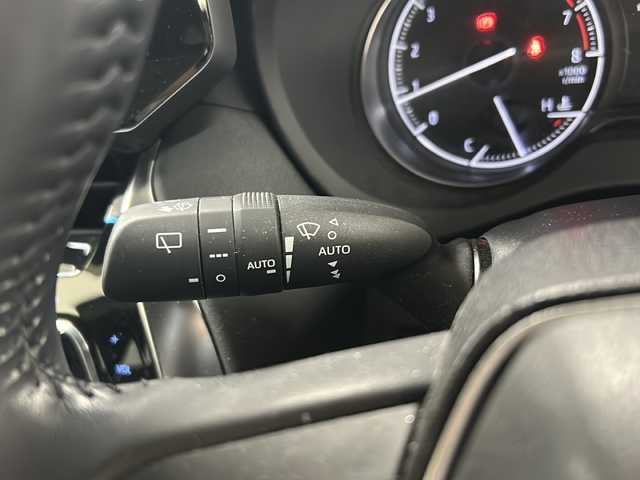 トヨタ ハリアー Z レザーパッケージ 長崎県 2021(令3)年 5.1万km プレシャスブラックパール ワンオーナー/純正メーカーオプションナビ（JLB)/・Bluetooth/・フルセグ/・ETC2.0/全方位モニタ/JLBプレミアムサウンドシステム/ヘッドアップディスプレイ/電動格納シート（メモリ付き）/前席パワーシート/前席エアシート/前席シートヒーター/全席レザーシート/ドラレコ機能付きデジタルインナーミラー/ステアリングヒーター/パワーバックドア/Toyota Safety Sense/・プリクラッシュセーフティ/・レーントレーシングアシスト/・アダプティブハイビームシステム/・ロードサインアシスト/・レーダークルーズコントロール/・先行車発進告知機能/横滑り防止機能/イモビライザーシステム/純正フロアマット/純正19インチアルミホイール/純正LEDヘッドライト/クリアランスソナー/フォグランプ/純正バイザー/プッシュエンジンスタート/スマートキー×２/取扱説明書/新車時保証書