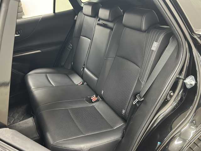 トヨタ ハリアー Z レザーパッケージ 長崎県 2021(令3)年 5.1万km プレシャスブラックパール ワンオーナー/純正メーカーオプションナビ（JLB)/・Bluetooth/・フルセグ/・ETC2.0/全方位モニタ/JLBプレミアムサウンドシステム/ヘッドアップディスプレイ/電動格納シート（メモリ付き）/前席パワーシート/前席エアシート/前席シートヒーター/全席レザーシート/ドラレコ機能付きデジタルインナーミラー/ステアリングヒーター/パワーバックドア/Toyota Safety Sense/・プリクラッシュセーフティ/・レーントレーシングアシスト/・アダプティブハイビームシステム/・ロードサインアシスト/・レーダークルーズコントロール/・先行車発進告知機能/横滑り防止機能/イモビライザーシステム/純正フロアマット/純正19インチアルミホイール/純正LEDヘッドライト/クリアランスソナー/フォグランプ/純正バイザー/プッシュエンジンスタート/スマートキー×２/取扱説明書/新車時保証書