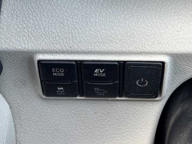 トヨタ シエンタ ハイブリッド G 宮城県 2017(平29)年 14.9万km ヴィンテージブラウンパールクリスタルシャイン 登録時走行距離 149798km/社外ナビ/フルセグTV/Bluetooth/CD/DVD/フリップダウンモニター/両側パワースライド/クルーズコントロール/オートライト/レーンキープ/横滑り防止装置/バックカメラ/プッシュスタート/スマートキー/ステアリングリモコン/ETC/純正フロアマット/ドアバイザー/LEDライト/純正アルミホイール