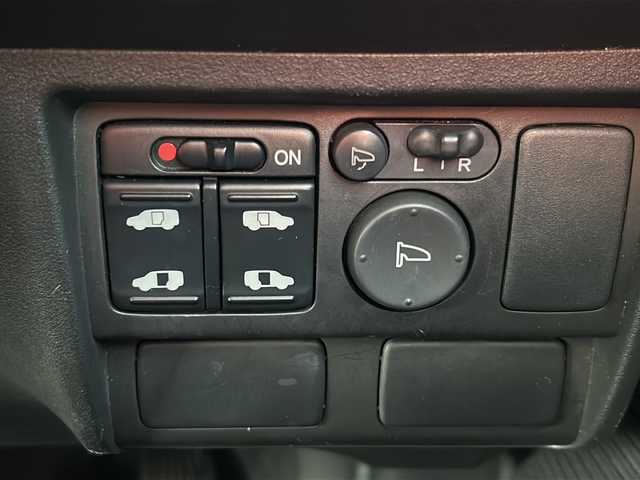 ホンダ フリード G ジャストセレクション 岐阜県 2011(平23)年 9.1万km プラチナホワイトパール 登録時走行距離90853km/社外7インチナビ（AVIC-MRZ99)/両側パワースライドドア/ワンセグTV/ウィンカーミラー/社外アルミホイール/キセノンヘッドライト/純正フロアマット/ウォークスルー/3列シート/Bluetooth接続/スマートキー/オートライト/エアバッグ/スペアキー/横滑り防止装置