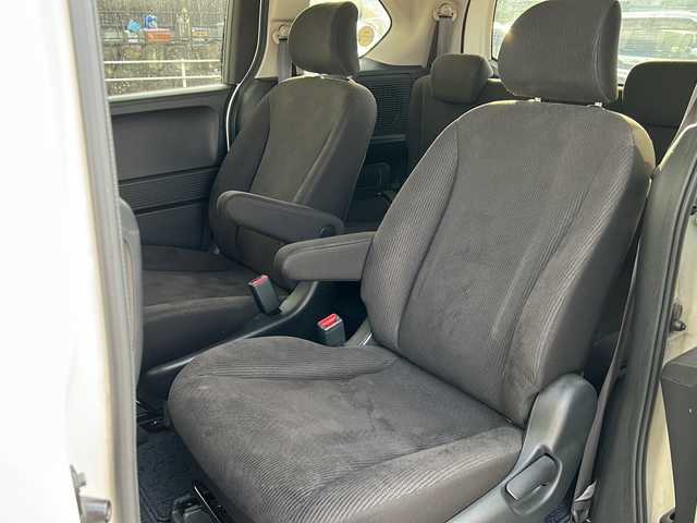 ホンダ フリード G ジャストセレクション 岐阜県 2011(平23)年 9.1万km プラチナホワイトパール 登録時走行距離90853km/社外7インチナビ（AVIC-MRZ99)/両側パワースライドドア/ワンセグTV/ウィンカーミラー/社外アルミホイール/キセノンヘッドライト/純正フロアマット/ウォークスルー/3列シート/Bluetooth接続/スマートキー/オートライト/エアバッグ/スペアキー/横滑り防止装置