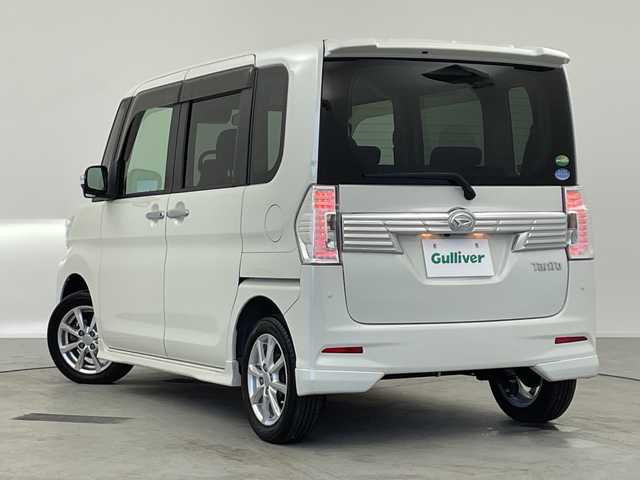 ダイハツ タント カスタム X SA Ⅲ 大分県 2017(平29)年 6.6万km パールホワイトⅢ /ワンオーナー//純正ナビ(NMZK-W88D)//バックカメラ//ワンセグTV・Bluetooth・CD・DVD・AM・FM//ETC//前方ドライブレコーダー//パワースライドドア//LEDヘッドライト//オートライト//衝突被害軽減ブレーキ//オートハイビーム//アイドリングストップ//横滑り防止//リヤセンサー//ファブリックシート//運転席シートヒーター//純正フロアマット//オートエアコン//リヤサンシェード//プッシュスタート//スマートキー//スペアキー1本//新車保証書・取扱説明書//