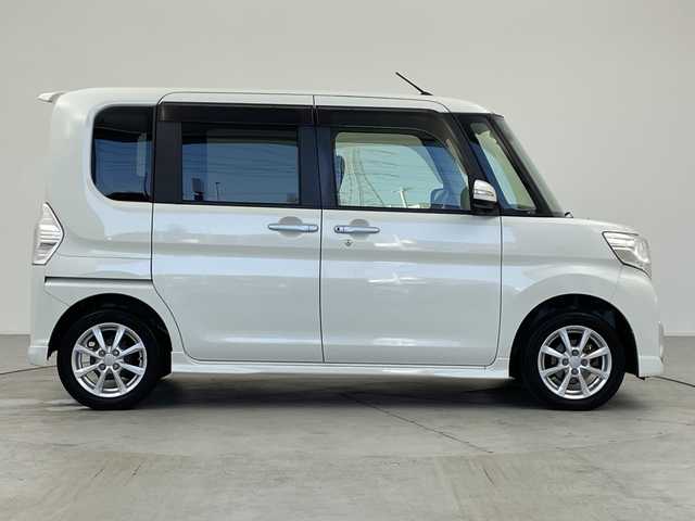 ダイハツ タント カスタム X SA Ⅲ 大分県 2017(平29)年 6.6万km パールホワイトⅢ /ワンオーナー//純正ナビ(NMZK-W88D)//バックカメラ//ワンセグTV・Bluetooth・CD・DVD・AM・FM//ETC//前方ドライブレコーダー//パワースライドドア//LEDヘッドライト//オートライト//衝突被害軽減ブレーキ//オートハイビーム//アイドリングストップ//横滑り防止//リヤセンサー//ファブリックシート//運転席シートヒーター//純正フロアマット//オートエアコン//リヤサンシェード//プッシュスタート//スマートキー//スペアキー1本//新車保証書・取扱説明書//