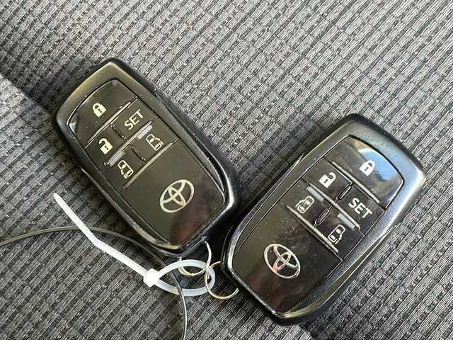 トヨタ シエンタ ハイブリッド G セーフティエディション 長野県 2021(令3)年 5.9万km シルバーM 純正メモリナビフルセグTV/パノラミックビューモニター/ETC/スマートキー/両側パワースライドドア/トヨタセーフティセンス/シートヒーター/ステアリングヒーター/ＬＥＤヘッドライト/ドライブレコーダー/社外15インチアルミ