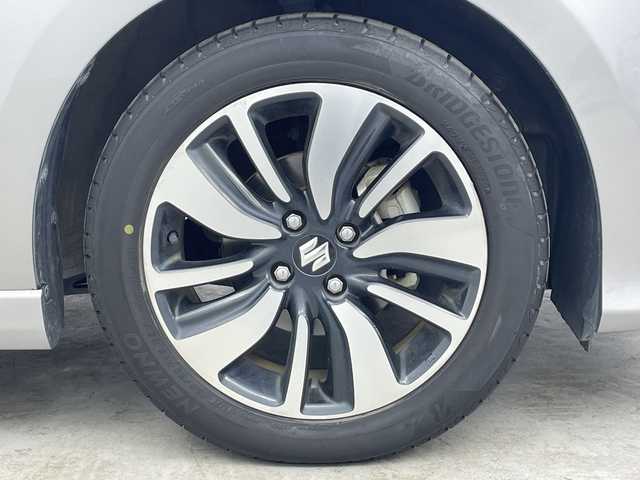 スズキ スイフト RSt 埼玉県 2018(平30)年 7.5万km プレミアムシルバーメタリック 純正８型ナビ　(AVIC-RLS901)/(フルセグ/Bluetooth/USB/CD/DVD)/３６０°　カメラ/運転席シートヒーター　/衝突軽減　/ビルトインＥＴＣ　/前後ドライブレコーダー　/ＬＥＤヘッドライト　/フロントフォグ　/レーダークルーズコントロール　/パドルシフト　/オートマチックハイビーム/レーンキープアシスト/純正16インチアルミホイール/純正フロアマット/アイドリングストップ/スマートキー　/スペアキー１本