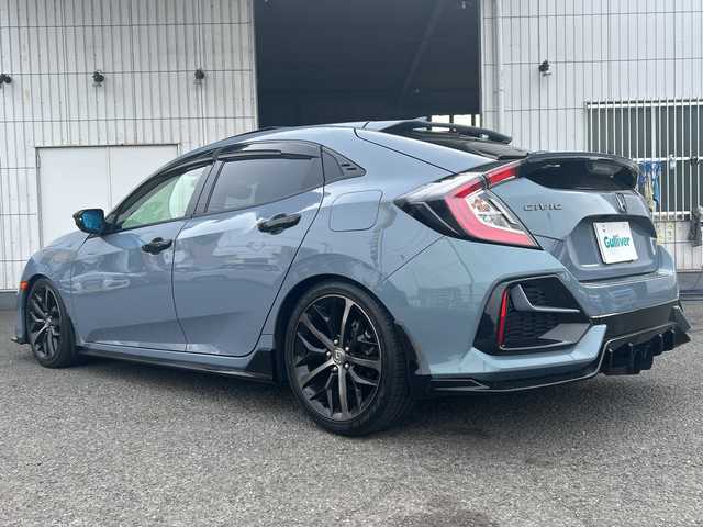 ホンダ シビック ハッチバック 神奈川県 2020(令2)年 4.7万km ソニックグレーパール メーカーオプション/　レザーインテリア/　トップロードサンルーフ/社外メモリーナビ(BT/HDMI/DVD/CD/SD)/フルセグTV/バックカメラ/ホンダセンシング/車線逸脱防止装置/オートハイビーム/クリアランスソナー/横滑り防止装置/電動パーキングブレーキ/レーダークルーズコントロール/ローダウン/社外マフラー(HKS製)/ミラー型前後ドライブレコーダー/   (アルパイン製DVR-DM1000B)/前席パワーシート/前席シートヒーター/パドルシフト/LEDヘッドライト/フォグランプ/ビルトインETC2.0/純正フロアマット/純正ドアバイザー/スマートキー/プッシュスタート