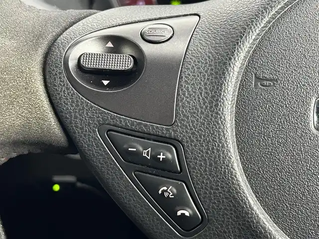 日産 ジューク ニスモ 道央・札幌 2019(平31)年 4.6万km ブリリアントホワイトパール ・４WD/・寒冷地仕様/・純正メモリナビ/・CD/DVD/SD/BT/iPod/フルセグTV/・アラウンドビューモニター/・ドライブレコーダー/・ETC/・横滑り防止装置/・ステアリングスイッチ/・電動格納ウィンカーミラー/・キセノンヘッドライト/・オートライト/・フォグライト/・ドアバイザー/・純正１８インチAW/・スマートキー/・スペアキー/・保証書/・取扱説明書