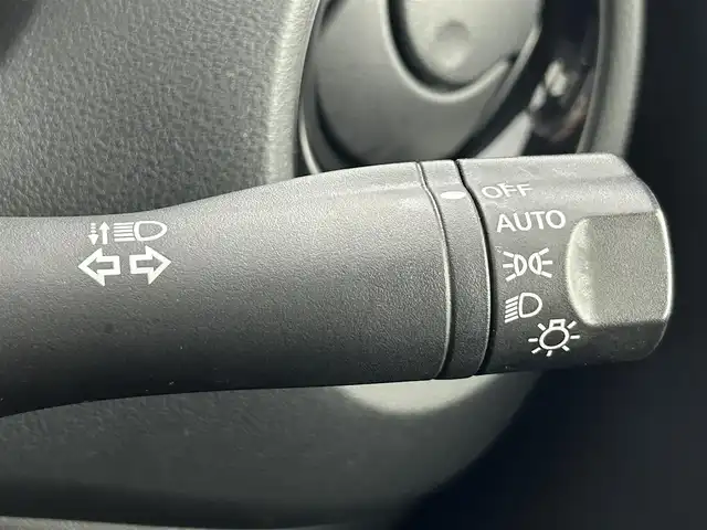 日産 ジューク ニスモ 道央・札幌 2019(平31)年 4.6万km ブリリアントホワイトパール ・４WD/・寒冷地仕様/・純正メモリナビ/・CD/DVD/SD/BT/iPod/フルセグTV/・アラウンドビューモニター/・ドライブレコーダー/・ETC/・横滑り防止装置/・ステアリングスイッチ/・電動格納ウィンカーミラー/・キセノンヘッドライト/・オートライト/・フォグライト/・ドアバイザー/・純正１８インチAW/・スマートキー/・スペアキー/・保証書/・取扱説明書