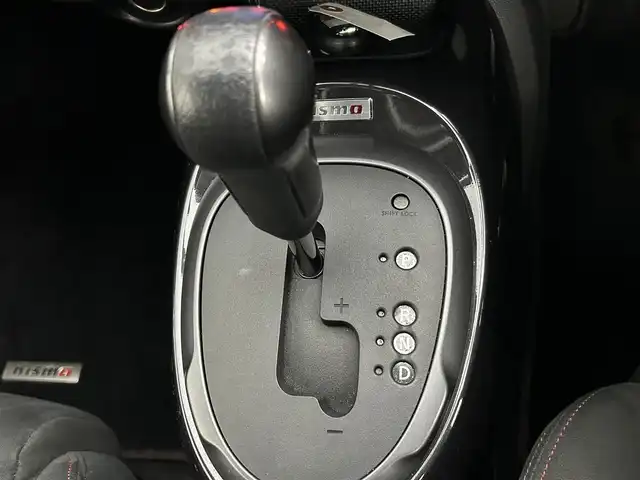 日産 ジューク ニスモ 道央・札幌 2019(平31)年 4.6万km ブリリアントホワイトパール ・４WD/・寒冷地仕様/・純正メモリナビ/・CD/DVD/SD/BT/iPod/フルセグTV/・アラウンドビューモニター/・ドライブレコーダー/・ETC/・横滑り防止装置/・ステアリングスイッチ/・電動格納ウィンカーミラー/・キセノンヘッドライト/・オートライト/・フォグライト/・ドアバイザー/・純正１８インチAW/・スマートキー/・スペアキー/・保証書/・取扱説明書