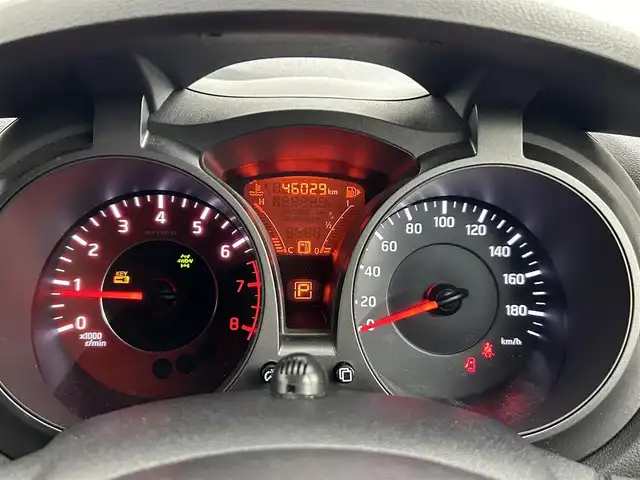 日産 ジューク ニスモ 道央・札幌 2019(平31)年 4.6万km ブリリアントホワイトパール ・４WD/・寒冷地仕様/・純正メモリナビ/・CD/DVD/SD/BT/iPod/フルセグTV/・アラウンドビューモニター/・ドライブレコーダー/・ETC/・横滑り防止装置/・ステアリングスイッチ/・電動格納ウィンカーミラー/・キセノンヘッドライト/・オートライト/・フォグライト/・ドアバイザー/・純正１８インチAW/・スマートキー/・スペアキー/・保証書/・取扱説明書