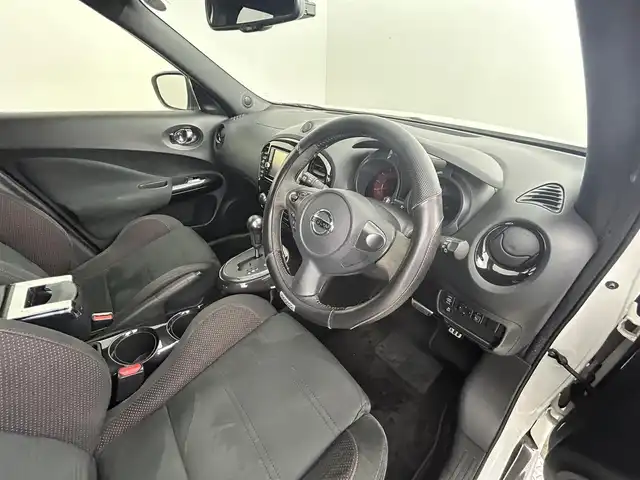 日産 ジューク ニスモ 道央・札幌 2019(平31)年 4.6万km ブリリアントホワイトパール ・４WD/・寒冷地仕様/・純正メモリナビ/・CD/DVD/SD/BT/iPod/フルセグTV/・アラウンドビューモニター/・ドライブレコーダー/・ETC/・横滑り防止装置/・ステアリングスイッチ/・電動格納ウィンカーミラー/・キセノンヘッドライト/・オートライト/・フォグライト/・ドアバイザー/・純正１８インチAW/・スマートキー/・スペアキー/・保証書/・取扱説明書