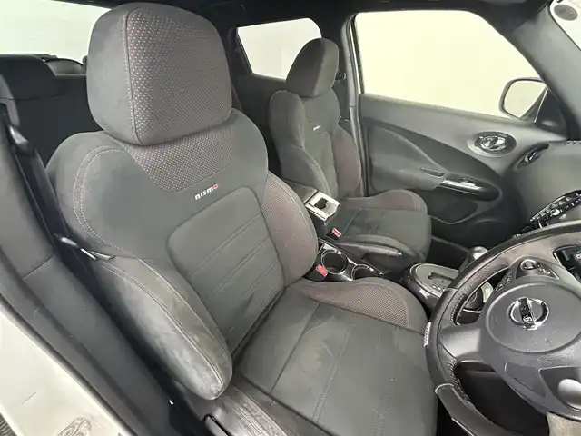 日産 ジューク ニスモ 道央・札幌 2019(平31)年 4.6万km ブリリアントホワイトパール ・４WD/・寒冷地仕様/・純正メモリナビ/・CD/DVD/SD/BT/iPod/フルセグTV/・アラウンドビューモニター/・ドライブレコーダー/・ETC/・横滑り防止装置/・ステアリングスイッチ/・電動格納ウィンカーミラー/・キセノンヘッドライト/・オートライト/・フォグライト/・ドアバイザー/・純正１８インチAW/・スマートキー/・スペアキー/・保証書/・取扱説明書