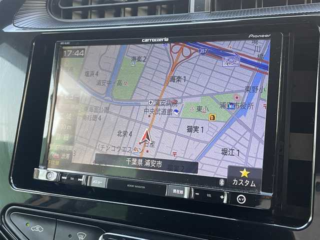 トヨタ アクア 千葉県 2018(平30)年 5.9万km ホワイトパールクリスタルシャイン ワンオーナー/衝突被害低減ブレーキ/レーンキープアシスト/LEDヘッドライト/オートハイビーム/LEDフォグライト/社外ナビ/フルセグTV/BlueTooth/CD/DVD/バックカメラ/D/N席シートヒーター/ナノe/電動格納ミラー/ドアバイザー/ステアリングスイッチ/保証書/スペアキー