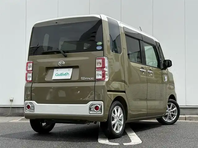 ダイハツ ウェイク L レジャーエディション SA Ⅲ 三重県 2018(平30)年 6.4万km パールホワイトⅢ /オフビートカーキM 両側パワースライドドア/ETC/純正ナビ（Bluetooth/DVD/CD/地デジTV/SD）/TVキャンセラー/バックカメラ/ドライブレコーダー/スマートアシスト3/・衝突回避支援ブレーキ（対車両・歩行者）/・衝突警報（対車両・歩行者）/・車線逸脱警報/・誤発進抑制制御/・先行車発進お知らせ/・オートハイビーム/リアコーナーセンサー/純正ナビ装着アップグレードパック/ステアリングスイッチ/6スピーカー/LEDルームランプ/上下2段調整式デッキボード/イージーケアフロア/ユーリティフック/荷室床面フック/固定ベルト/オートエアコン/助手席下収納/ゴムフロアマット/UVカットガラス/チェック柄ファブリックシート/スペアキー