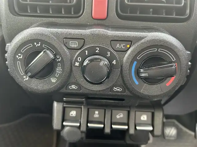 スズキ ジムニー XG 愛媛県 2019(平31)年 5.6万km ジャングルグリーン Bluetooth接続/ETC/AUX接続可能/純正アルミホイール/ABS/ダウンヒルアシストコントロール/４WD/レーンキープアシスト/盗難防止装置/Wサイドエアバッグ
