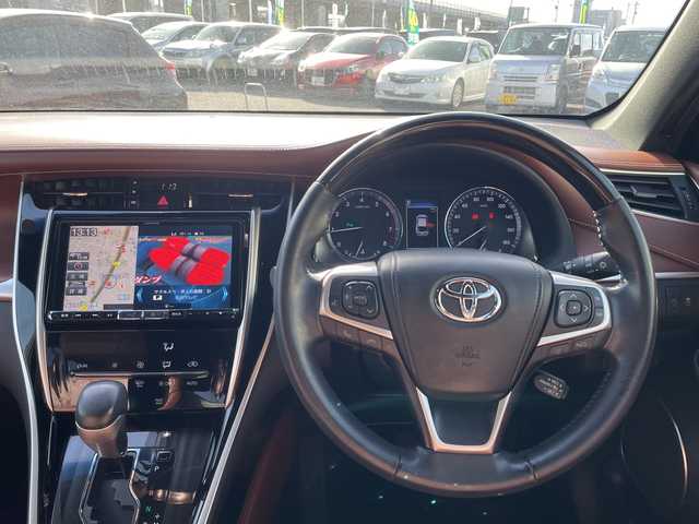 トヨタ ハリアー プレミアム 石川県 2018(平30)年 7.5万km パール 純正９型ナビ　フルセグＴＶ　バックカメラ　大型サンルーフ　トヨタセーフティセンス　レーダークルーズ　ドラレコ　ＥＴＣ　パワーバックドア　スマートキー　プッシュスタート　スタッドレス＆ＡＷ積み込み