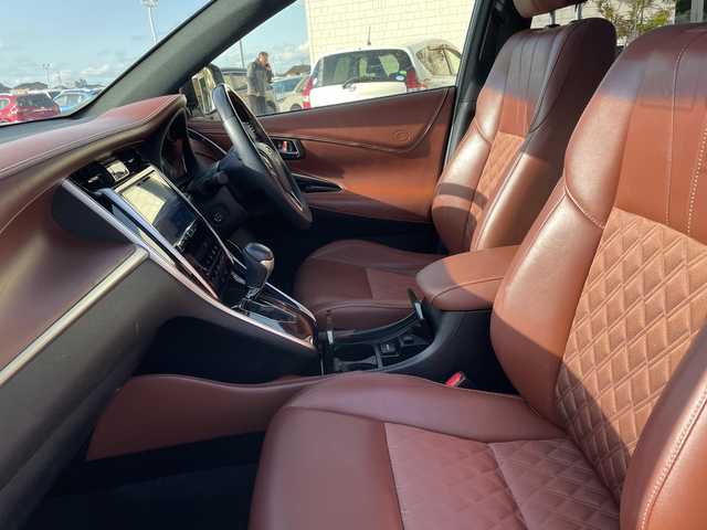 トヨタ ハリアー プレミアム 石川県 2018(平30)年 7.5万km パール 純正９型ナビ　フルセグＴＶ　バックカメラ　大型サンルーフ　トヨタセーフティセンス　レーダークルーズ　ドラレコ　ＥＴＣ　パワーバックドア　スマートキー　プッシュスタート　スタッドレス＆ＡＷ積み込み