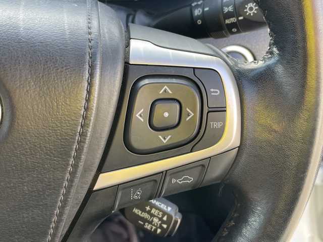 トヨタ ハリアー プレミアム 石川県 2018(平30)年 7.5万km パール 純正９型ナビ　フルセグＴＶ　バックカメラ　大型サンルーフ　トヨタセーフティセンス　レーダークルーズ　ドラレコ　ＥＴＣ　パワーバックドア　スマートキー　プッシュスタート　スタッドレス＆ＡＷ積み込み