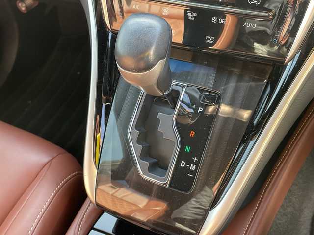 トヨタ ハリアー プレミアム 石川県 2018(平30)年 7.5万km パール 純正９型ナビ　フルセグＴＶ　バックカメラ　大型サンルーフ　トヨタセーフティセンス　レーダークルーズ　ドラレコ　ＥＴＣ　パワーバックドア　スマートキー　プッシュスタート　スタッドレス＆ＡＷ積み込み