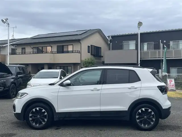 フォルクスワーゲン Ｔ－クロス TSI 1st 宮城県 2020(令2)年 2.7万km ピュアホワイト /ワンオーナー//純正メモリナビ//AM/FM/SD/スマートフォン連携//バックカメラ//ワイヤレス充電//レーダークルーズコントロール//ブラインドスポットモニター//衝突被害軽減ブレーキ//LEDヘッドライト//ビルトインETC2.0//純正16インチアルミスタッドレスタイヤ積込