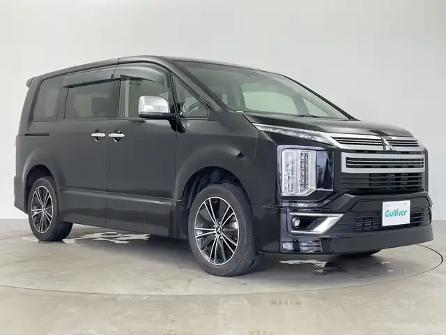 三菱 デリカＤ：５ アーバンギア G パワーパッケージ 鹿児島県 2019(平31)年 3.2万km ダイヤモンドブラックマイカ 純正10.1インチナビ/（AM/FM/Bluetooth/フルセグ）/アラウンドビューモニター/レーダークルーズコントロール/衝突軽減ブレーキ/レーンキープアシスト/ブラインドスポットモニター/ステアリングスイッチ/パドルシフト/ビルトインETC/パワーシート（D席）/シートヒーター（D/N席）/電動リアゲート/両側パワースライドドア/純正18インチアルミホイール/LEDヘッドライト/オートライト/オートハイビーム/アイドリングストップ/４WD