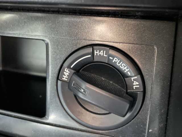 トヨタ ランドクルーザー プラド TX Lパッケージ 新潟県 2016(平28)年 8.9万km ブラック ４WD/メモリナビ/ワンセグテレビ/バックカメラ/ウィンカーミラー/純正ホイール夏タイヤ装着/クルーズコントロール/サンルーフ/プッシュスタート/Bluetooth/純正フロアマット/運転助手席シートヒーター/運転助手席電動シート/走行モード