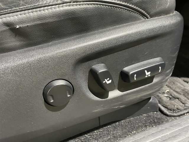 トヨタ ランドクルーザー プラド TX Lパッケージ 新潟県 2016(平28)年 8.9万km ブラック ４WD/メモリナビ/ワンセグテレビ/バックカメラ/ウィンカーミラー/純正ホイール夏タイヤ装着/クルーズコントロール/サンルーフ/プッシュスタート/Bluetooth/純正フロアマット/運転助手席シートヒーター/運転助手席電動シート/走行モード