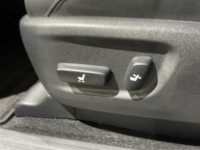 トヨタ ランドクルーザー プラド TX Lパッケージ 新潟県 2016(平28)年 8.9万km ブラック ４WD/メモリナビ/ワンセグテレビ/バックカメラ/ウィンカーミラー/純正ホイール夏タイヤ装着/クルーズコントロール/サンルーフ/プッシュスタート/Bluetooth/純正フロアマット/運転助手席シートヒーター/運転助手席電動シート/走行モード