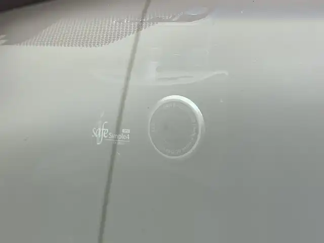 トヨタ クラウン ハイブリッド アスリートG Four 岩手県 2016(平28)年 3.6万km プレシャスシルバー ４WD/プリクラッシュセーフティ/クルーズコントロール/バックカメラ/ブラインドスポットモニター/コーナーセンサー/横滑り防止装置/社外レーダー/オートワイパー/オートライト/オートハイビーム/フロントワイパーデアイサー/TVキャンセラー/ステアリングヒーター/シートヒーター/エアシート/ドライブレコーダー/リアサンシェード/純正ナビ/純正18インチアルミホイール/純正フロアマット/オールオートパワーウィンドウ