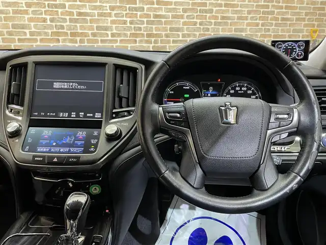 トヨタ クラウン ハイブリッド アスリートG Four 岩手県 2016(平28)年 3.6万km プレシャスシルバー ４WD/プリクラッシュセーフティ/クルーズコントロール/バックカメラ/ブラインドスポットモニター/コーナーセンサー/横滑り防止装置/社外レーダー/オートワイパー/オートライト/オートハイビーム/フロントワイパーデアイサー/TVキャンセラー/ステアリングヒーター/シートヒーター/エアシート/ドライブレコーダー/リアサンシェード/純正ナビ/純正18インチアルミホイール/純正フロアマット/オールオートパワーウィンドウ