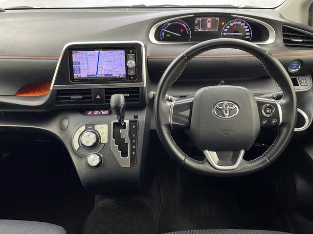 トヨタ シエンタ ハイブリッド G 大阪府 2015(平27)年 5.8万km ブラックマイカ 社外７インチSDナビ（AVIC-RW900）/・TV/・CD/・DVD/・BT/バックカメラ/社外LEDヘッドライト/社外ETC/スマートキー/両側パワースライドドア