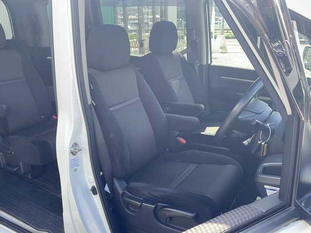 ホンダ ステップワゴン スパーダ 京都府 2015(平27)年 11.5万km ホワイトオーキッドパール 純正メモリナビ/BT/USBHDMI接続/DVD再生/フルセグ/バックカメラ/ホンダセンシング/レーダークルーズコントロール/レーンキープアシスト/両側パワースライドドア/LEDヘッドライト/わくわくゲート/ビルトインETC/純正16インチアルミ/スマートキー