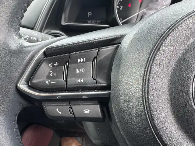 マツダ ＣＸ－３ XD プロアクティブ 熊本県 2017(平29)年 7.1万km スノーフレイクホワイトパールマイカ ・ワンオーナー/・スマートキー/・プッシュスタート/・車間認知支援システム/・スマートブレーキサポート/・ブラインドスポットモニター/・車線逸脱警報システム/・交通標識認識システム/・クルーズコントロール(追従式)/・ハーフレザーシート/・純正メモリナビ/　【DVD・Bluetooth・USB・AUX】/・フルセグTV/・バックカメラ/・ETC/・ヘッドアップディスプレイ/・LEDヘッドランプ/・純正マット