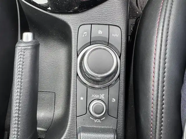 マツダ ＣＸ－３ XD プロアクティブ 熊本県 2017(平29)年 7.1万km スノーフレイクホワイトパールマイカ ・ワンオーナー/・スマートキー/・プッシュスタート/・車間認知支援システム/・スマートブレーキサポート/・ブラインドスポットモニター/・車線逸脱警報システム/・交通標識認識システム/・クルーズコントロール(追従式)/・ハーフレザーシート/・純正メモリナビ/　【DVD・Bluetooth・USB・AUX】/・フルセグTV/・バックカメラ/・ETC/・ヘッドアップディスプレイ/・LEDヘッドランプ/・純正マット