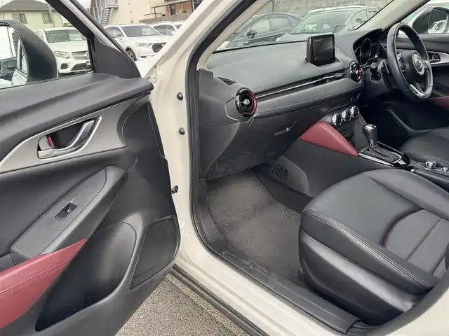 マツダ ＣＸ－３ XD プロアクティブ 熊本県 2017(平29)年 7.1万km スノーフレイクホワイトパールマイカ ・ワンオーナー/・スマートキー/・プッシュスタート/・車間認知支援システム/・スマートブレーキサポート/・ブラインドスポットモニター/・車線逸脱警報システム/・交通標識認識システム/・クルーズコントロール(追従式)/・ハーフレザーシート/・純正メモリナビ/　【DVD・Bluetooth・USB・AUX】/・フルセグTV/・バックカメラ/・ETC/・ヘッドアップディスプレイ/・LEDヘッドランプ/・純正マット